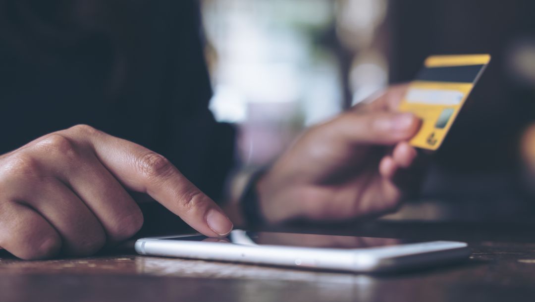 Cuidado a la hora de ofrecer tus datos personales en Internet. Cuidado a la hora de ofrecer tus datos personales en Internet.
