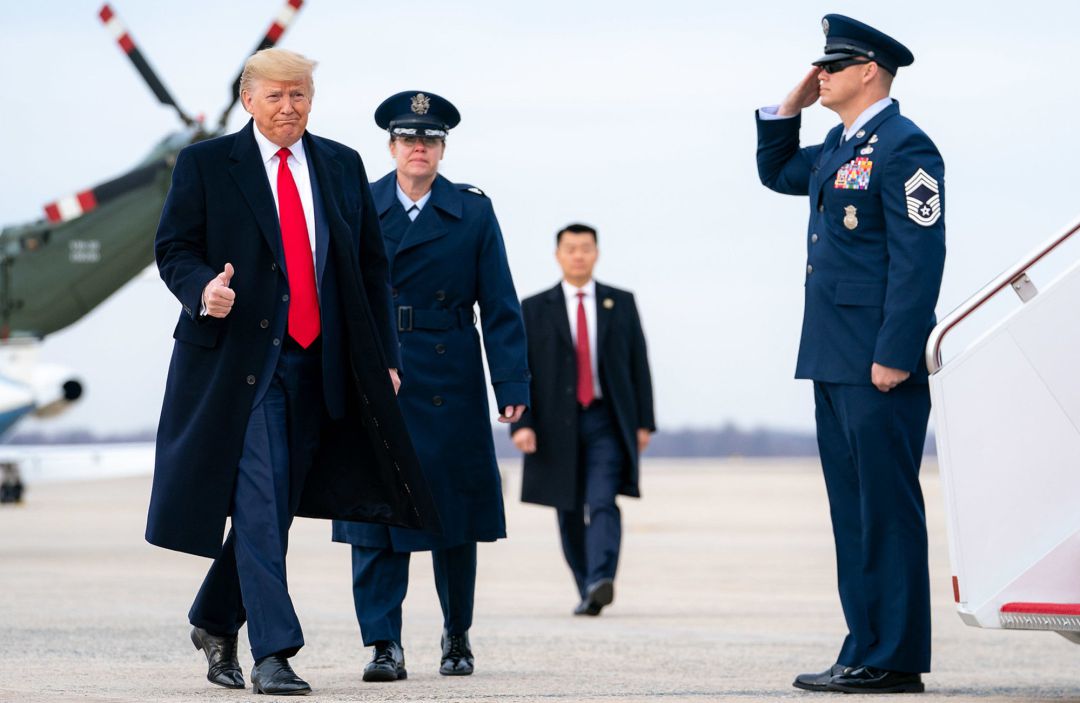Donald Trump llega a la base de Andrews en el Air Force One. Donald Trump llega a la base de Andrews en el Air Force One.