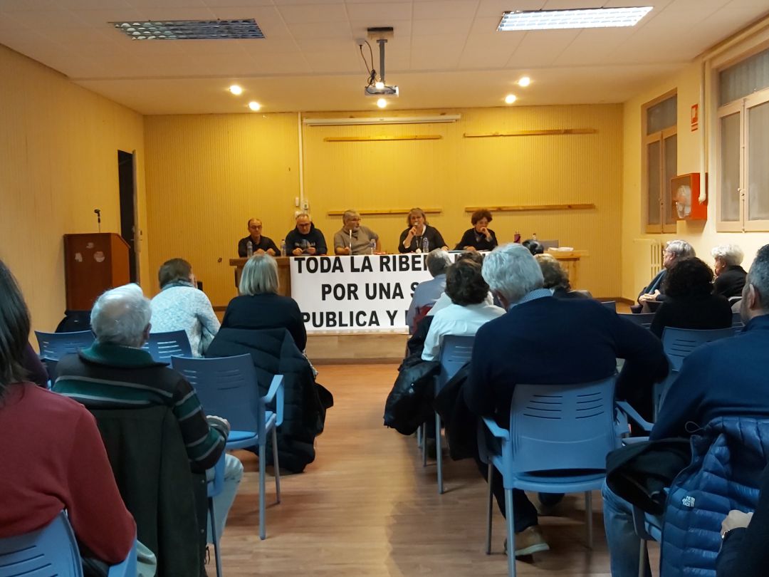 Imagen de la reunión en la sede de los sindicatos, ante una gran asistencia de interesados Imagen de la reunión en la sede de los sindicatos, ante una gran asistencia de interesados