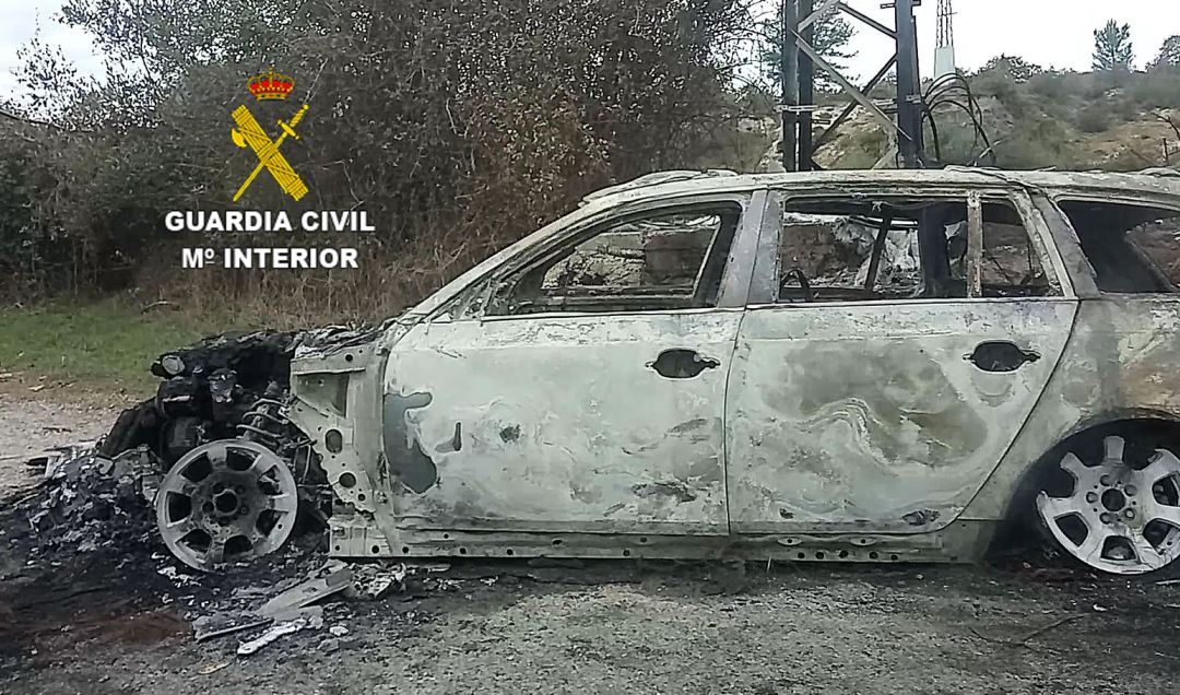 Uno de los vehículos presuntamente robado por los detenidos Uno de los vehículos presuntamente robado por los detenidos