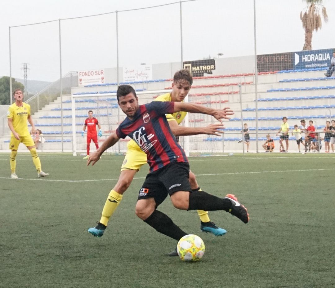 Mario Uclés vuelve a ser un fijo en las alineaciones de Santi Rico Mario Uclés vuelve a ser un fijo en las alineaciones de Santi Rico