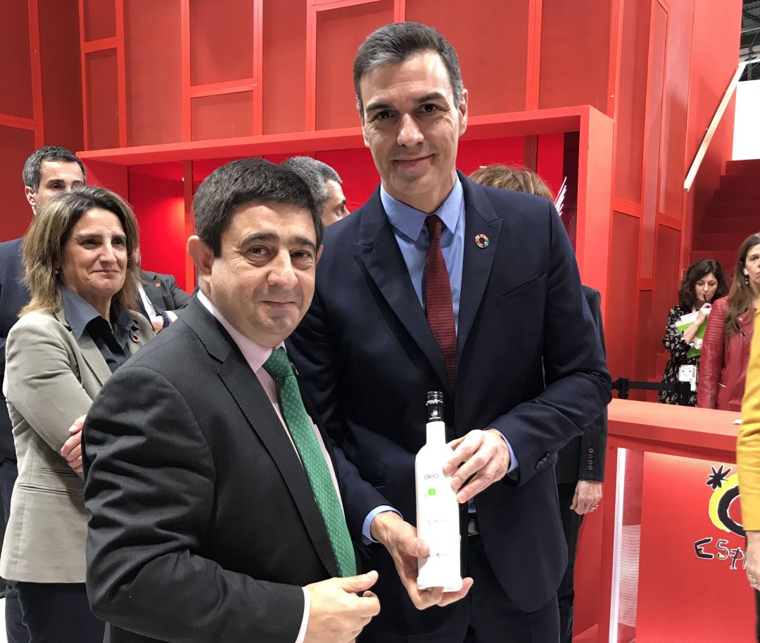 El presidente de la Diputación de Jaén, Francisco Reyes, junto a Pedro Sánchez. El presidente de la Diputación de Jaén, Francisco Reyes, junto a Pedro Sánchez.