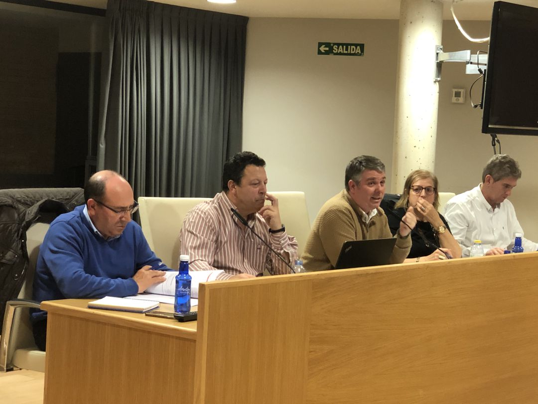 Última reunión de la Asamblea de la Mancomunidad, con Fernando Ferrer en el centro Última reunión de la Asamblea de la Mancomunidad, con Fernando Ferrer en el centro
