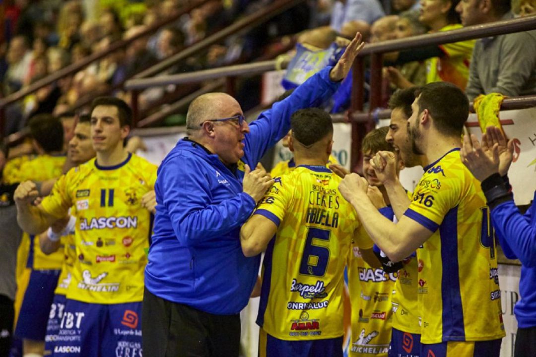 Cuerpo técnico y plantilla están demostrando estar a un gran nivel esta temporada. Cuerpo técnico y plantilla están demostrando estar a un gran nivel esta temporada.