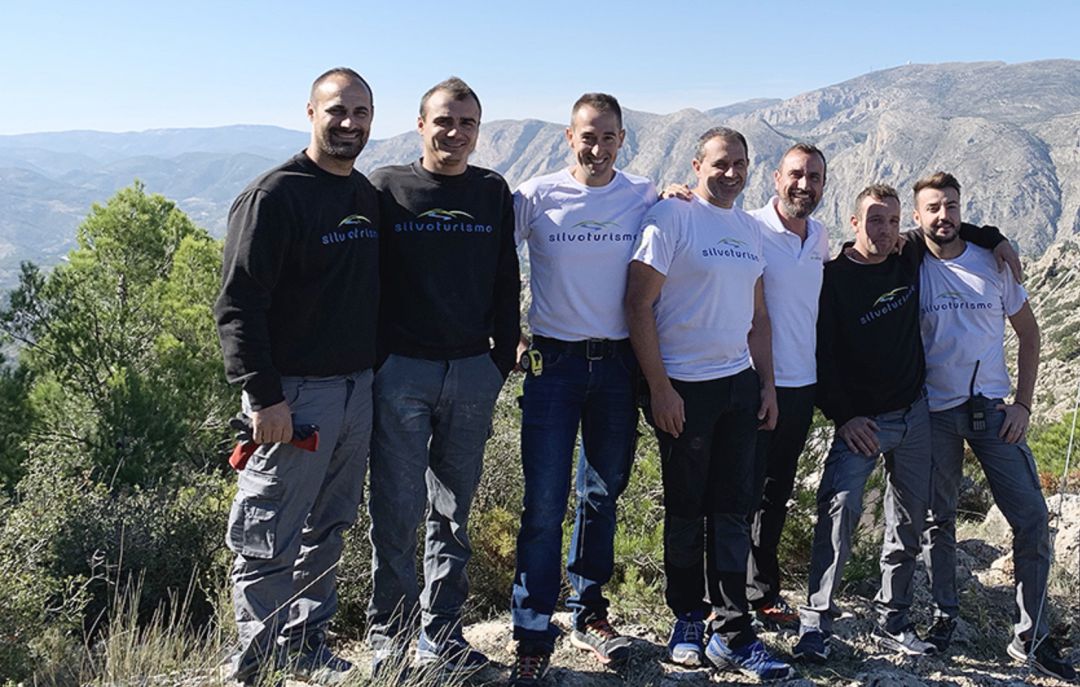 Miembros de la empresa Silvoturismo Mediterráneo en el Puig Campana Miembros de la empresa Silvoturismo Mediterráneo en el Puig Campana