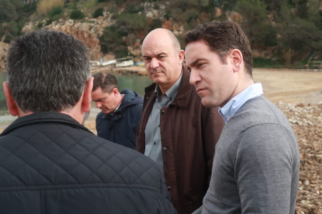 Teodoro García-Egea durante su visita a la zona más afectada por la borrasca 'Gloria' Teodoro García-Egea durante su visita a la zona más afectada por la borrasca 'Gloria'