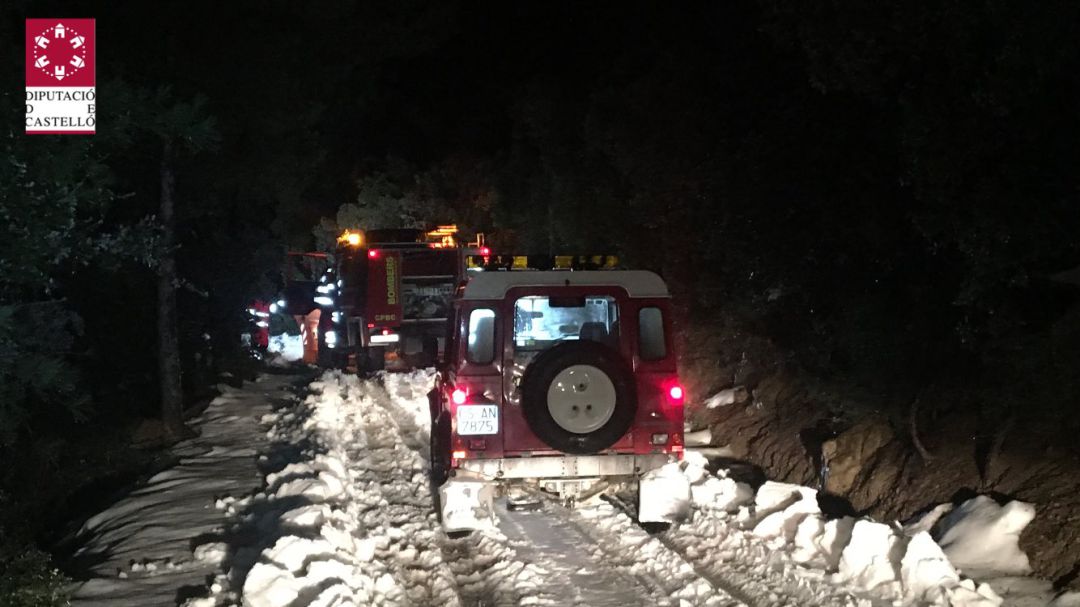 Tres parques de bomberos y una Unidad de Rescate de Montaña se movilizaron para rescatar a las 14 personas atrapadas Tres parques de bomberos y una Unidad de Rescate de Montaña se movilizaron para rescatar a las 14 personas atrapadas