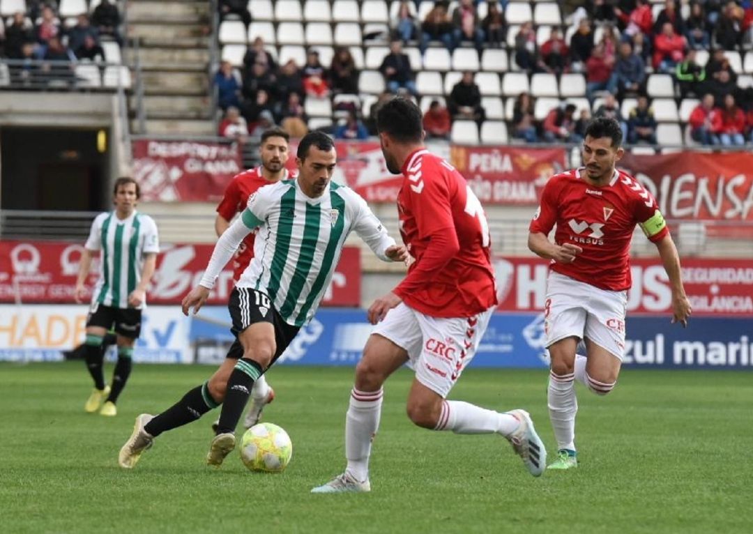 Miguel de las Cuevas, en el partido ante el Murcia Miguel de las Cuevas, en el partido ante el Murcia