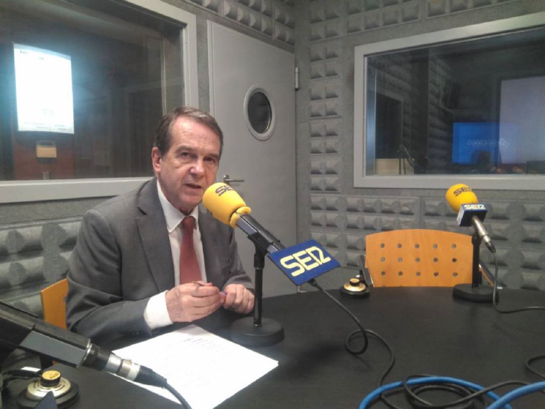 El alcalde en los estudios de Radio Vigo El alcalde en los estudios de Radio Vigo