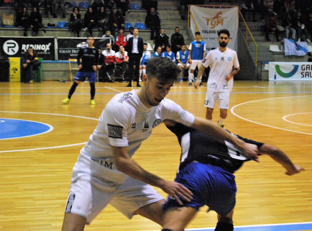 El Santiago Futsal no pudo con el Talavera en Santa Isabel y cae a puesto de descenso El Santiago Futsal no pudo con el Talavera en Santa Isabel y cae a puesto de descenso