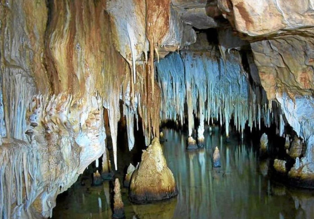 El Consell aprova el contracte d'obres per a les coves de Cala Blanca