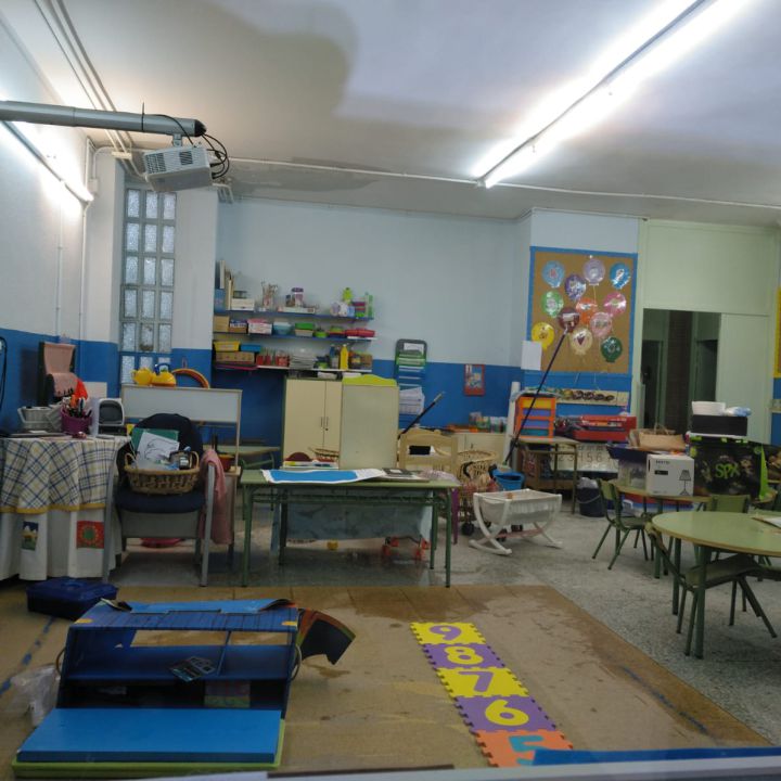 Padres y madres del Colegio Campo Charro denuncian el total abandono por parte de las Administraciones
