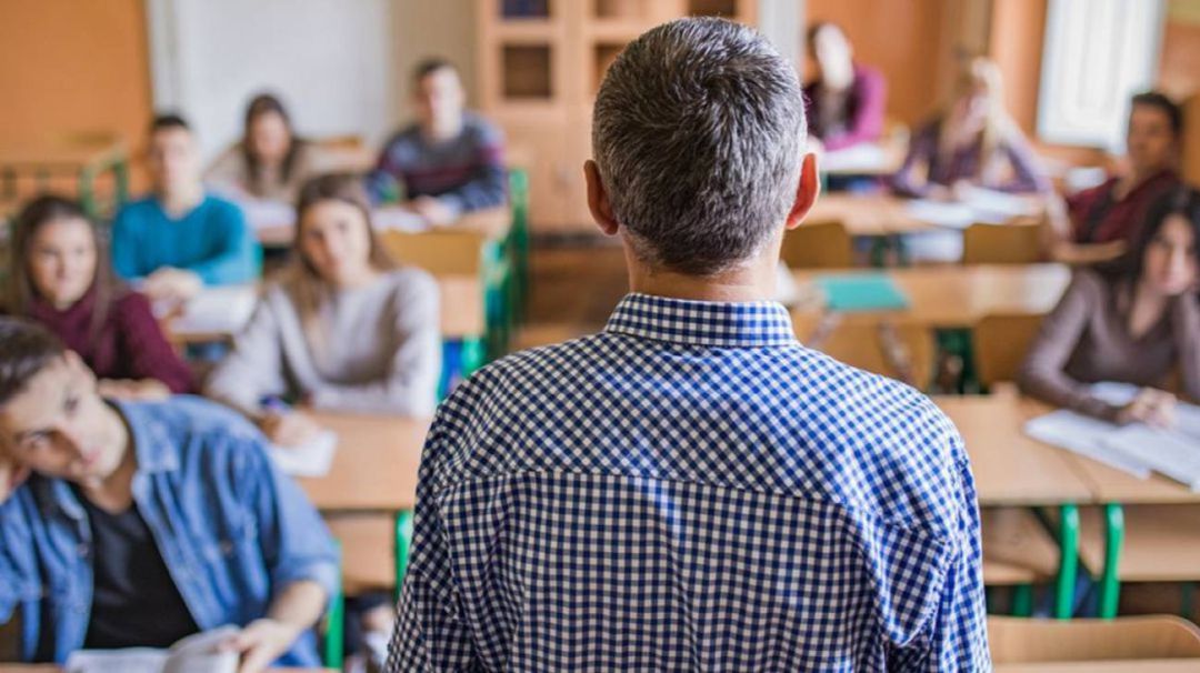 Educación propone dividir las pruebas de las oposiciones entre junio y septiembre Educación propone dividir las pruebas de las oposiciones entre junio y septiembre