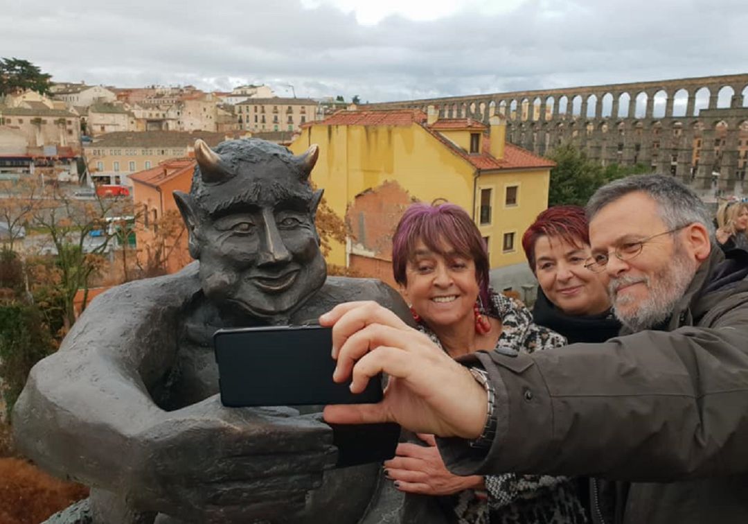 Desestimado el recurso contra la instalación de la escultura del diablillo en el Acueducto de Segovia