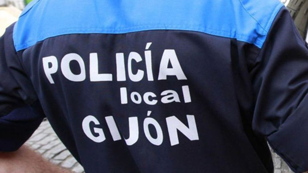 Un uniforme de la policía local de Gijón. Un uniforme de la policía local de Gijón.
