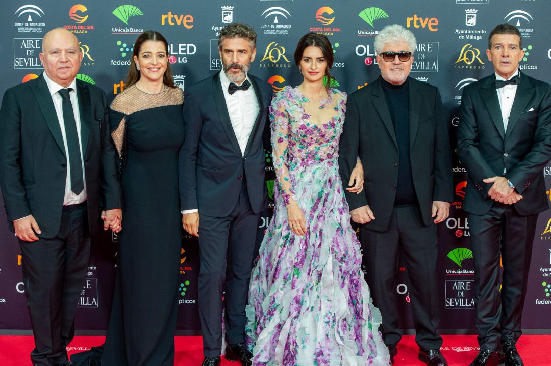 El elenco de "Dolor y Gloria" acuden a la gala de la XXXIV edición de los Premios Goya, en Málaga (Andalucía, España), a 25 de enero de 2020
27 enero 2020
Federico Torra Europa Press
El elenco de "Dolor y Gloria" acuden a la gala de la XXXIV edición de los Premios Goya, en Málaga (Andalucía, España), a 25 de enero de 2020
27 enero 2020
Federico Torra Europa Press