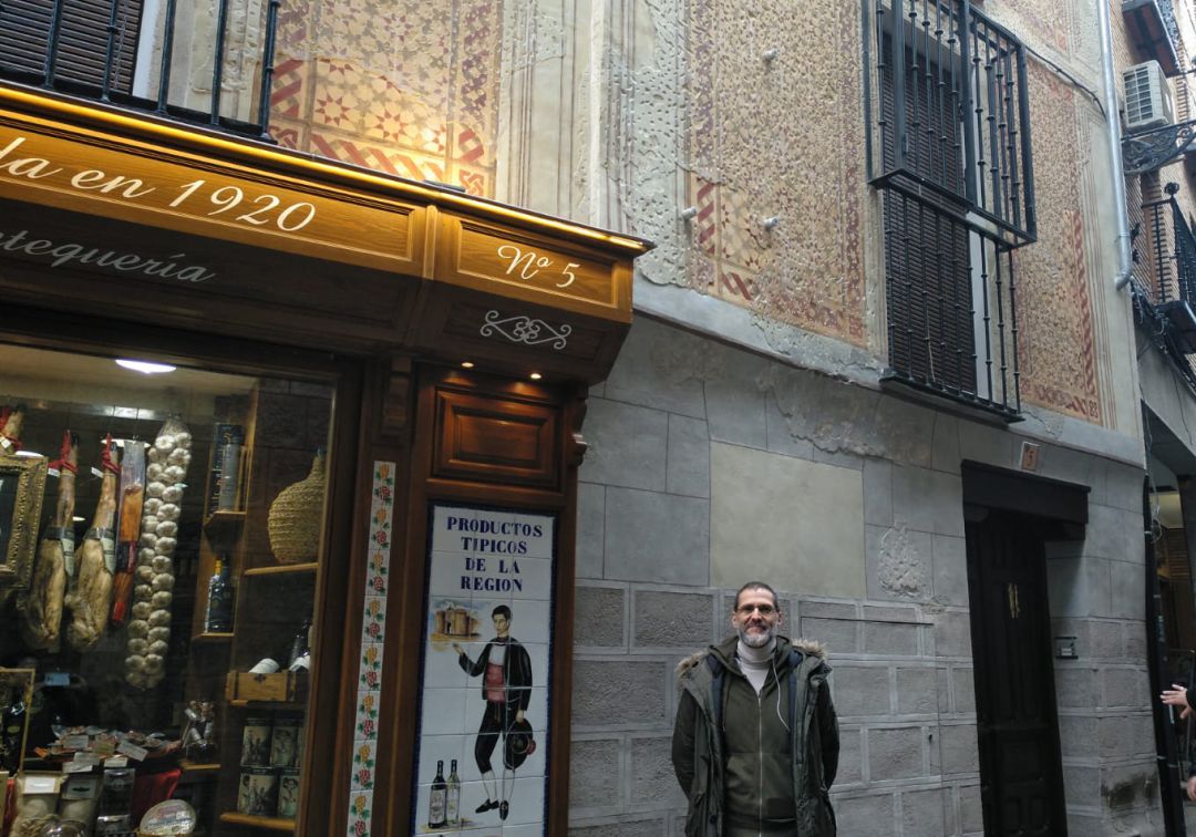 El restaurador Miguel Bonache en la calle hombre de palo 5 El restaurador Miguel Bonache en la calle hombre de palo 5