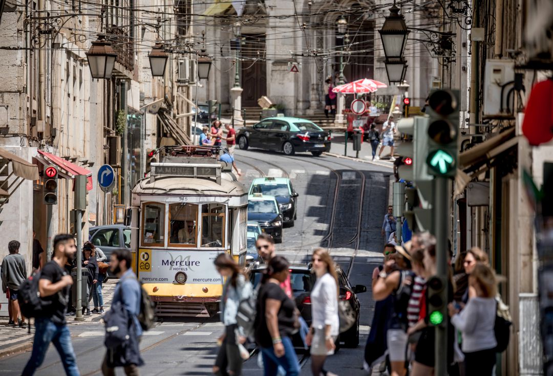 Imagen de una de las calles de Lisboa Imagen de una de las calles de Lisboa