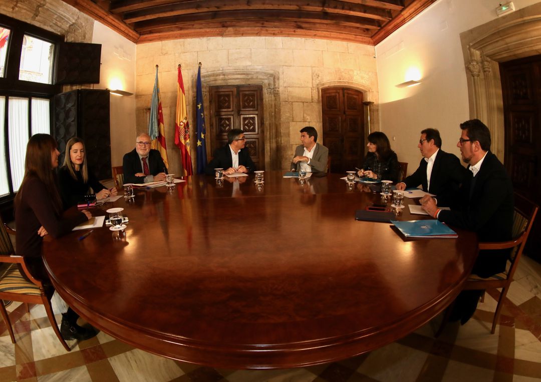 Primera reunión de la comisión bilateral entre Generalitat y Diputación de Alicante, este martes en el Palau de la Generalitat Primera reunión de la comisión bilateral entre Generalitat y Diputación de Alicante, este martes en el Palau de la Generalitat