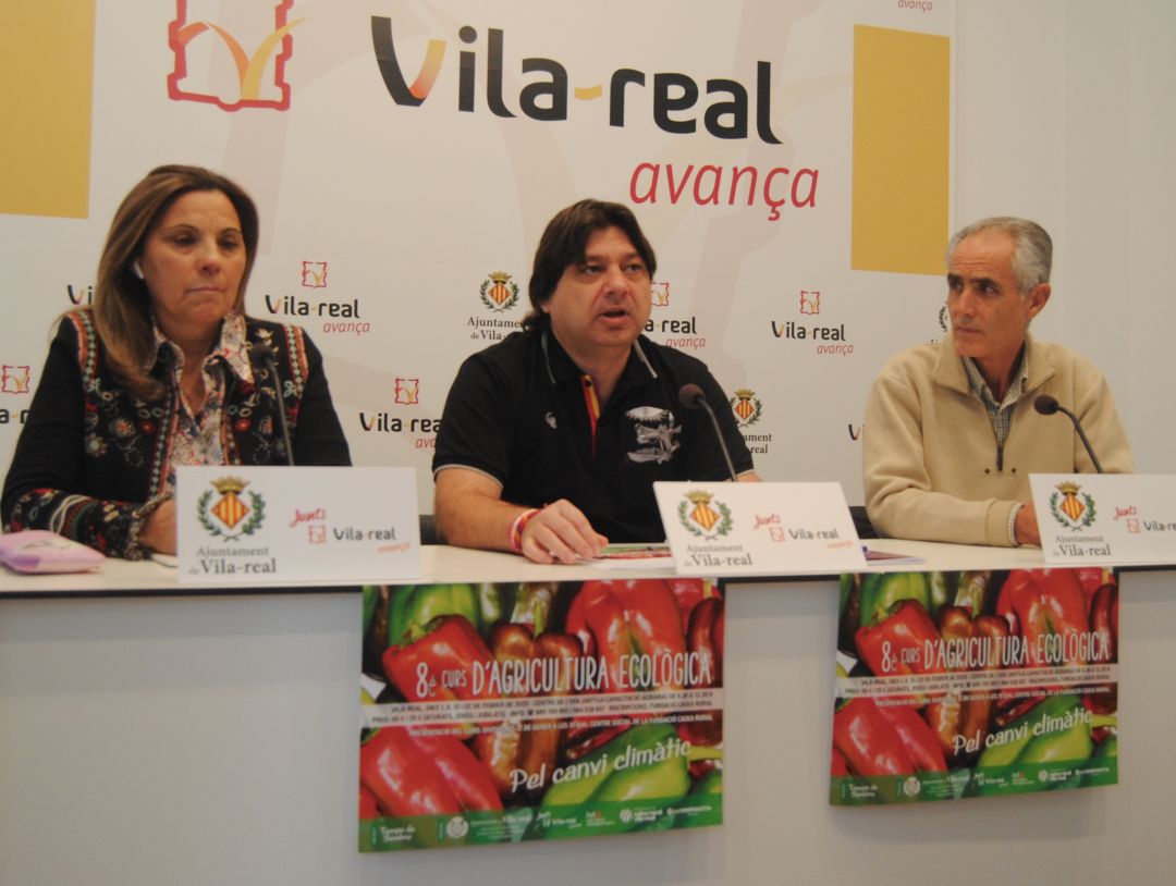 José Ventura Chalmeta, concejal de Medio Ambiente junto a los representantes de Temps de Sembra, Anna Claramonte y Pepe Barrachina. José Ventura Chalmeta, concejal de Medio Ambiente junto a los representantes de Temps de Sembra, Anna Claramonte y Pepe Barrachina.