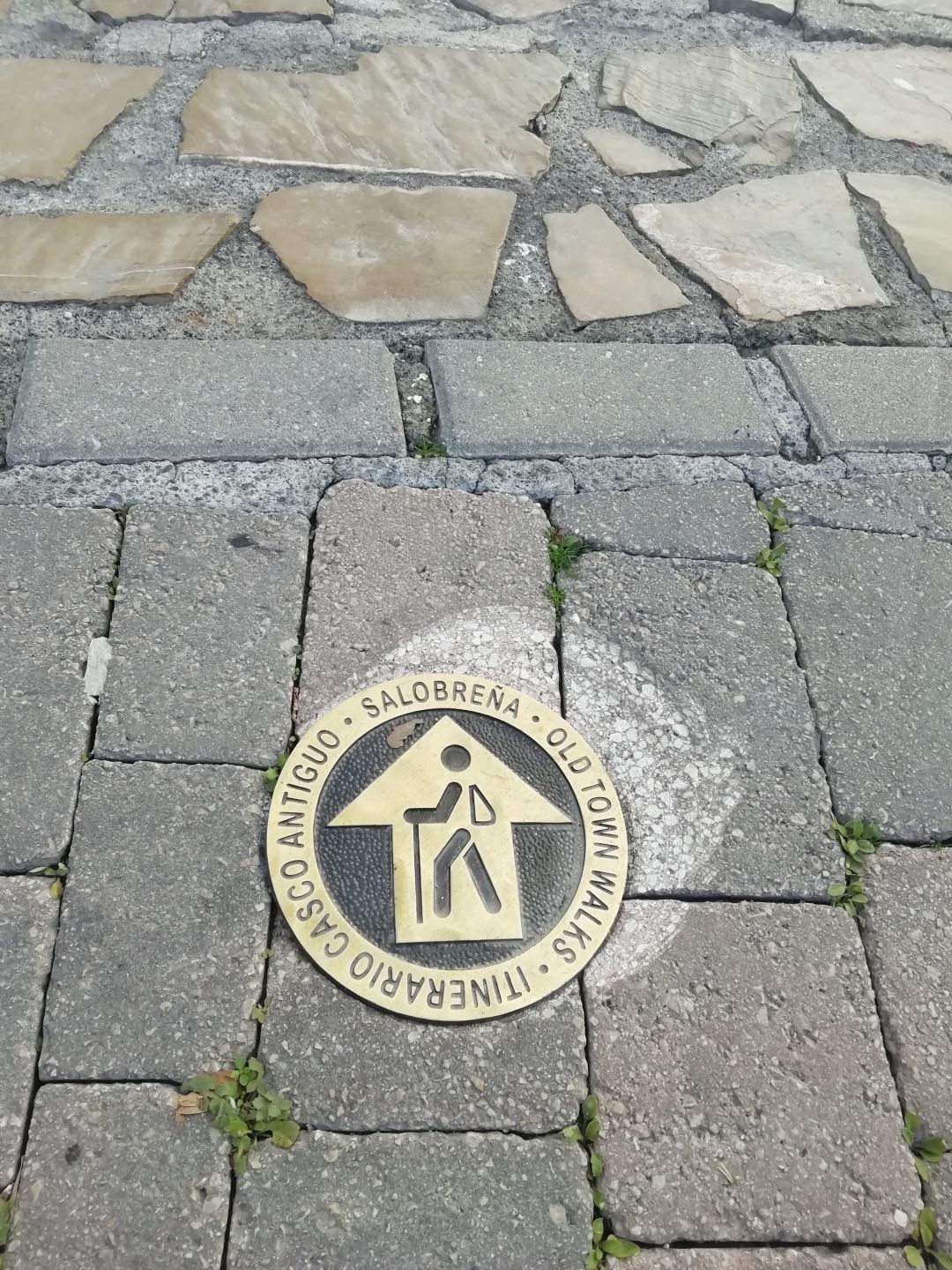 Nueva señalización turística en el casco antiguo de Salobreña Nueva señalización turística en el casco antiguo de Salobreña
