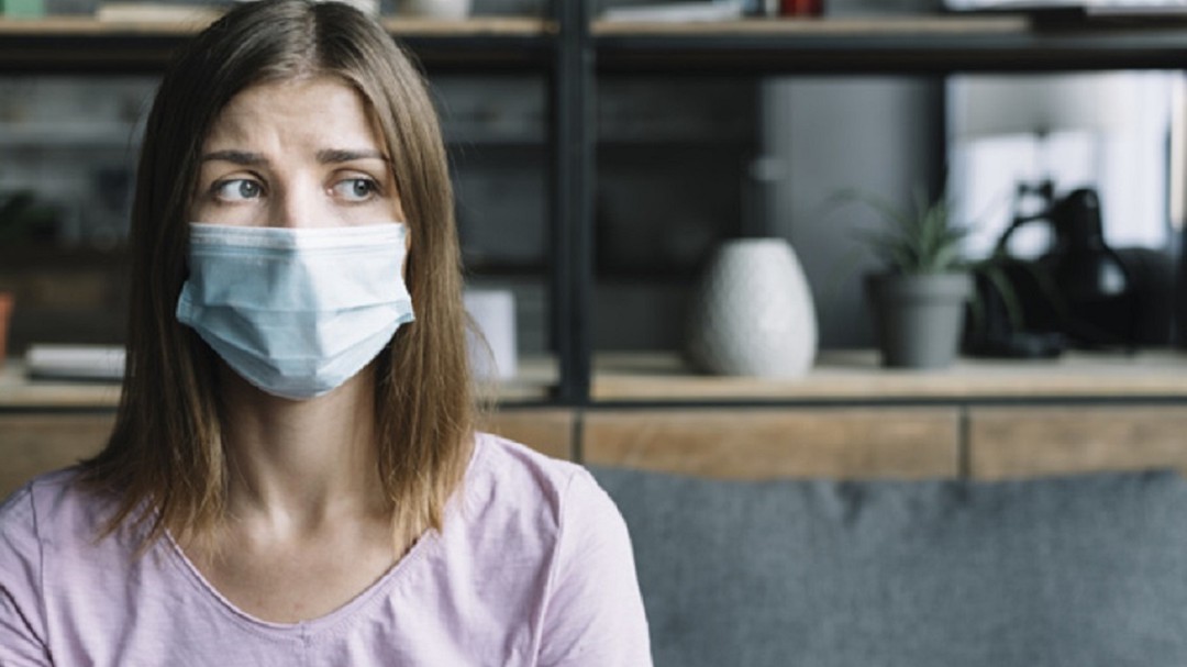 Las mascarillas se agotan en varias farmacias de Cantabria