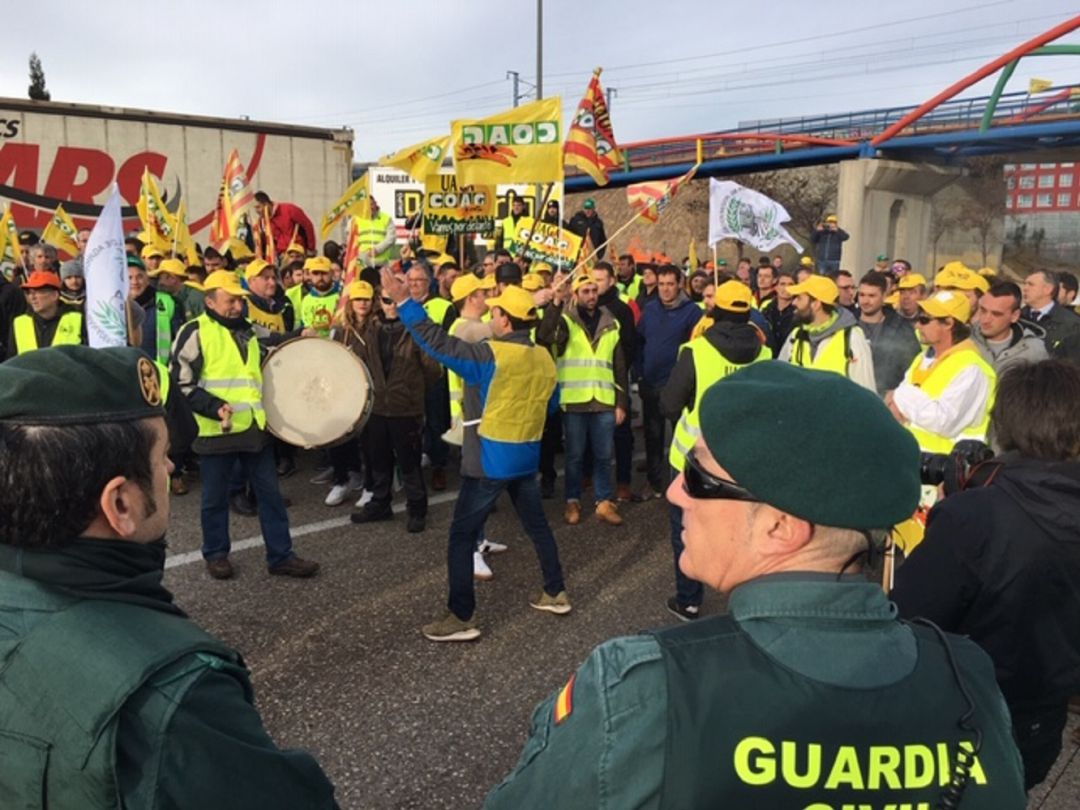 Los sindicatos agrarios, de nuevo en la calle, para protestar por las malas condiciones del sector agrario Los sindicatos agrarios, de nuevo en la calle, para protestar por las malas condiciones del sector agrario
