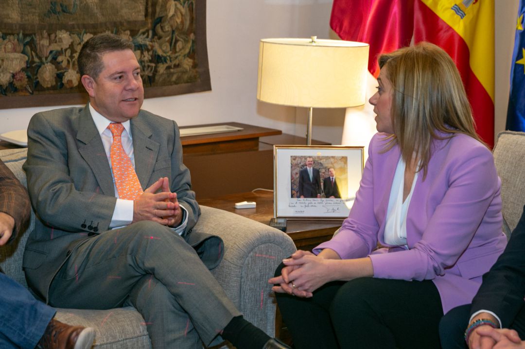 El presidente de Castilla-La Mancha, Emiliano García-Page, y la portavoz de Ciudadanos en la región, Carmen Picazo El presidente de Castilla-La Mancha, Emiliano García-Page, y la portavoz de Ciudadanos en la región, Carmen Picazo
