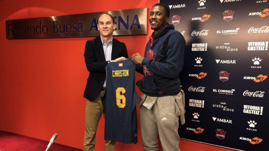 Félix Fernández y Semaj Christon en la presentación del jugador. Félix Fernández y Semaj Christon en la presentación del jugador.