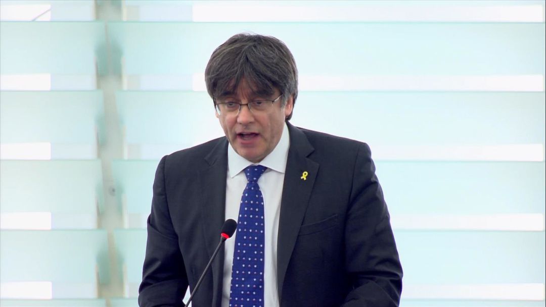 Puigdemont durante su primera intervención ante el pleno del Parlamento Europeo Puigdemont durante su primera intervención ante el pleno del Parlamento Europeo