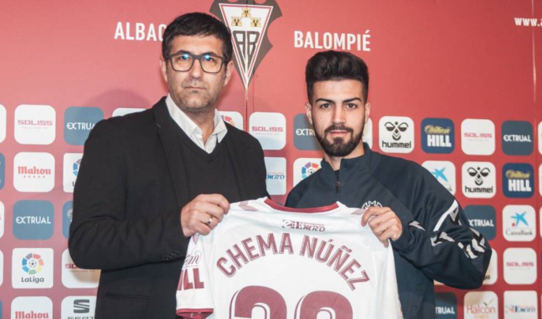 Chema Núñez, en su presentación como jugador del Albacete Chema Núñez, en su presentación como jugador del Albacete