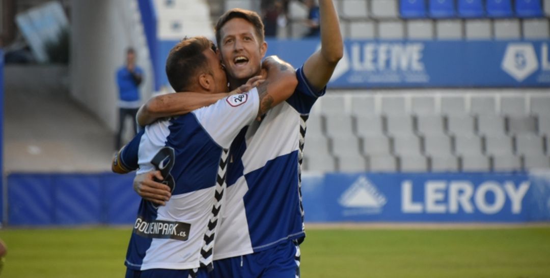 Edgar Hernández, celebrando un gol Edgar Hernández, celebrando un gol