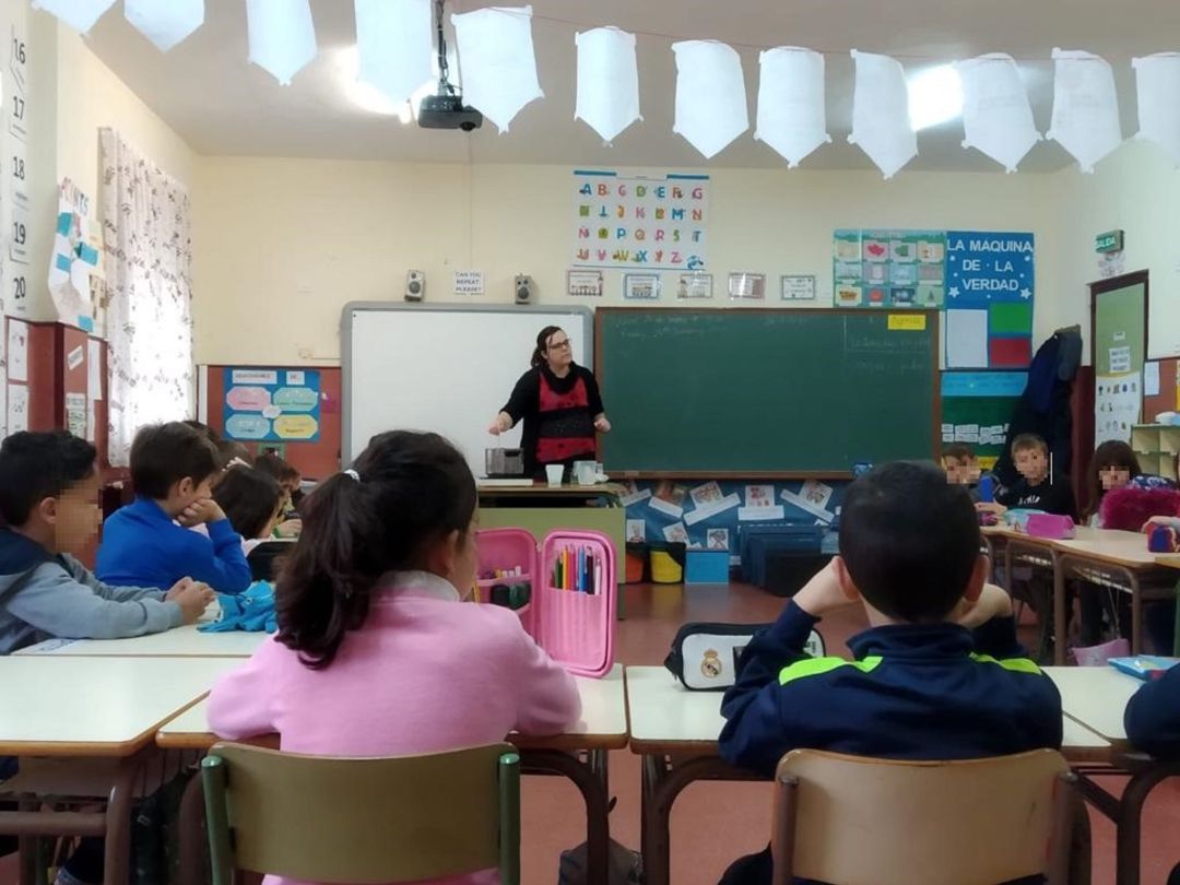 Imagen de uno de los talleres educativos. Imagen de uno de los talleres educativos.