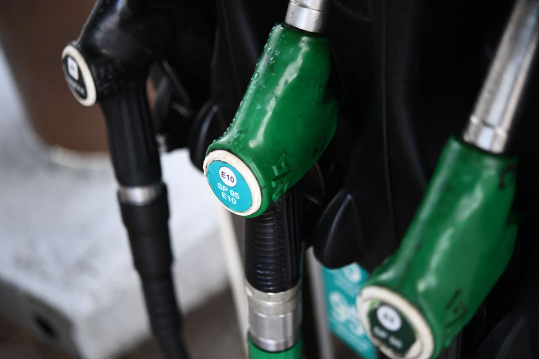 Imagen de gasolinera. Imagen de gasolinera.