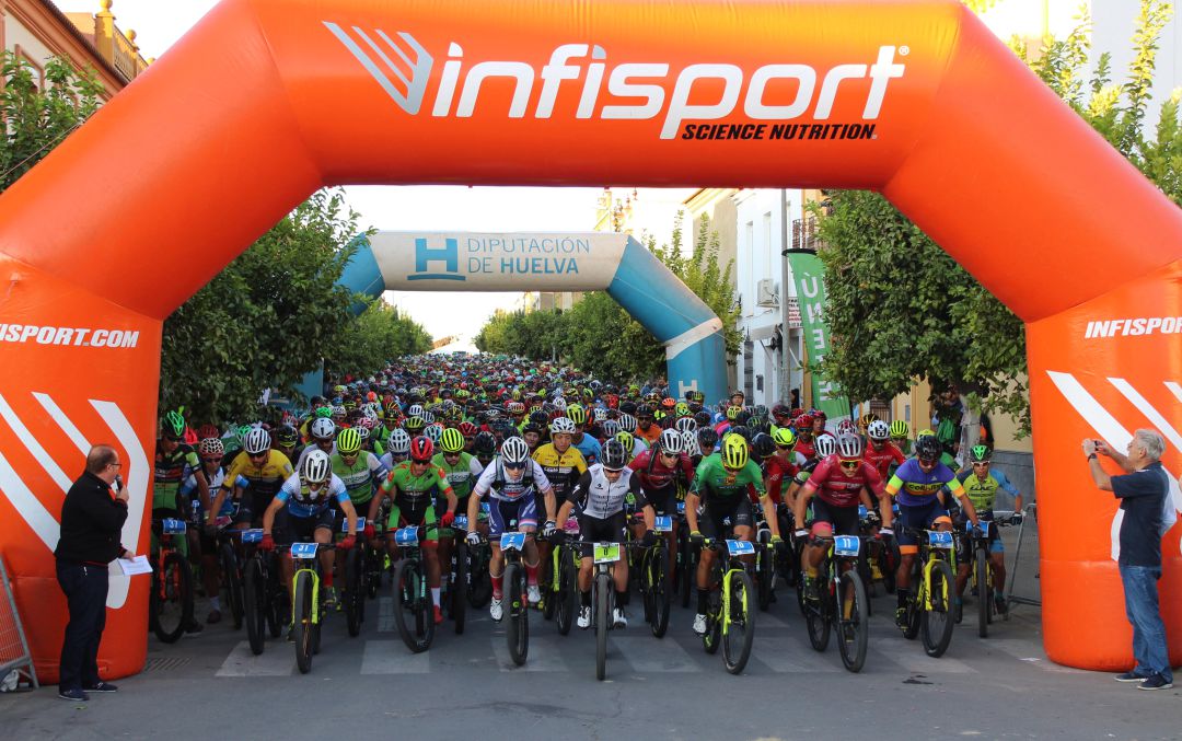 Salida de la prueba BTT de Paterna. Salida de la prueba BTT de Paterna.