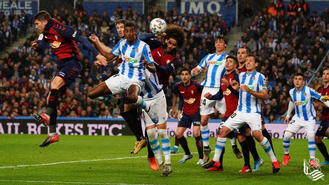 El balón parado sentenció a Osasuna en la eliminatoria de octavos en Anoeta ante la Real El balón parado sentenció a Osasuna en la eliminatoria de octavos en Anoeta ante la Real