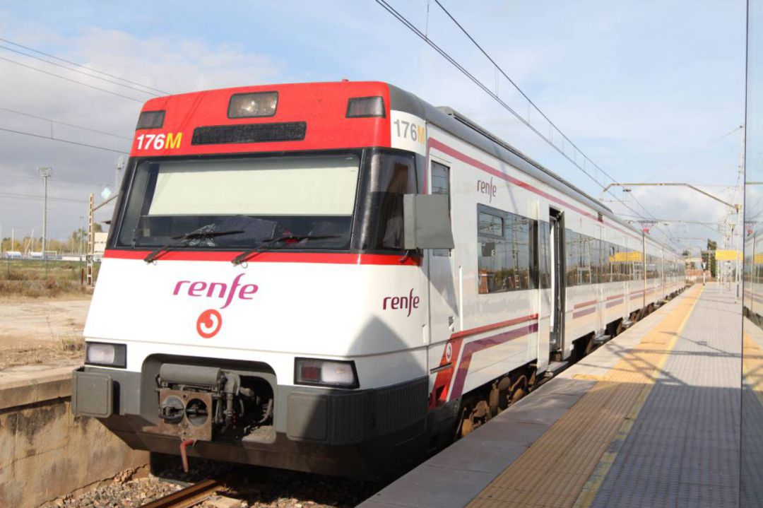 Compromís pide las comparecencias del presidente de Renfe y de Ábalos por el "caos" en los Cercanías Compromís pide las comparecencias del presidente de Renfe y de Ábalos por el "caos" en los Cercanías