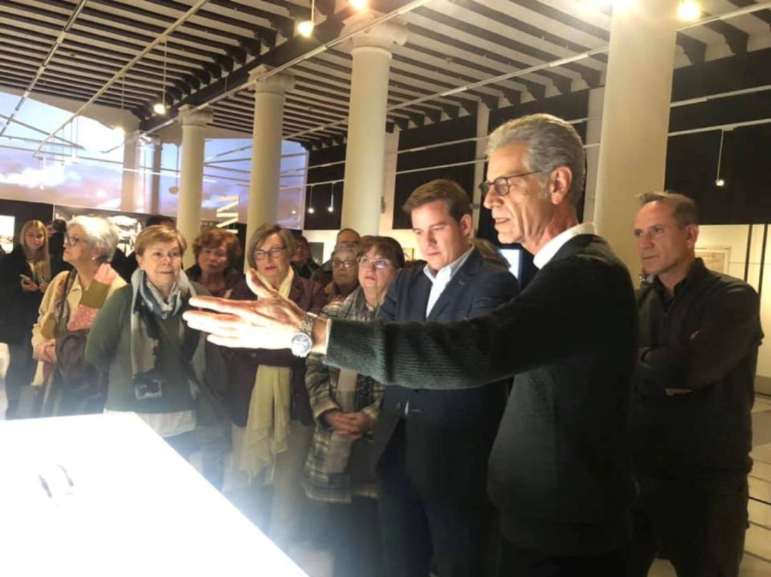 VIsita de las autoridades a la exposición VIsita de las autoridades a la exposición