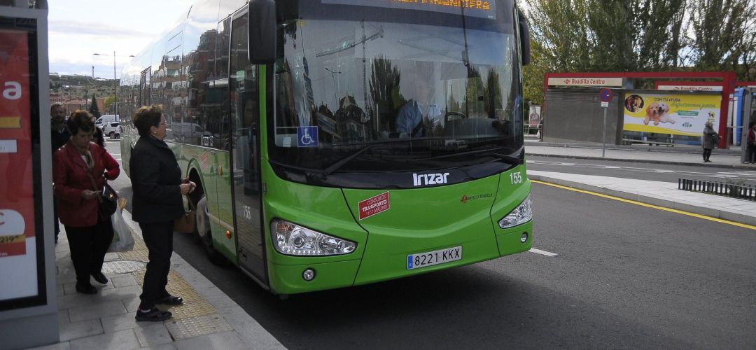 Imagen de recurso de un autobús interurbano Imagen de recurso de un autobús interurbano