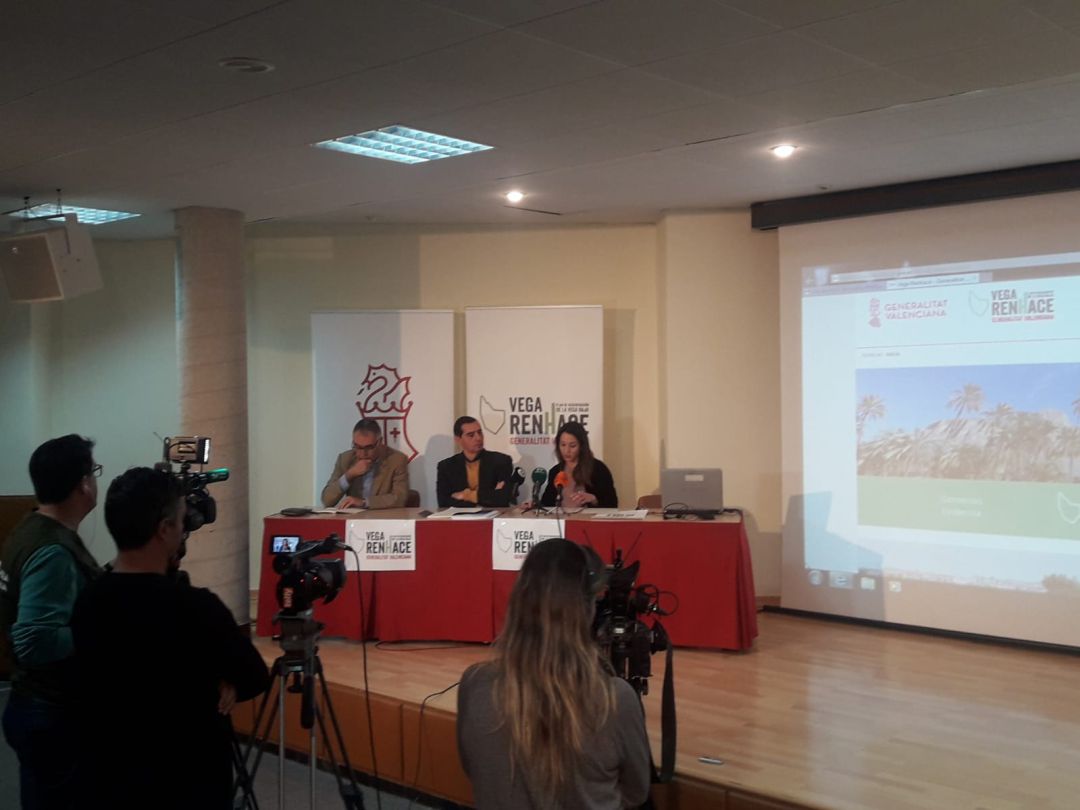 Los comisionados Antonio Alonso (i) y Jorge Olcina (c) y la directora general de Análisis y Políticas Públicas de Presidencia, Ana Berenguer, (d)en la presentación del Plan Vega Renhace. Los comisionados Antonio Alonso (i) y Jorge Olcina (c) y la directora general de Análisis y Políticas Públicas de Presidencia, Ana Berenguer, (d)en la presentación del Plan Vega Renhace.