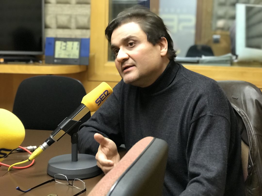 El coordinador interino de IU Asturias en los estudios de Radio Asturias SER
El coordinador interino de IU Asturias en los estudios de Radio Asturias SER