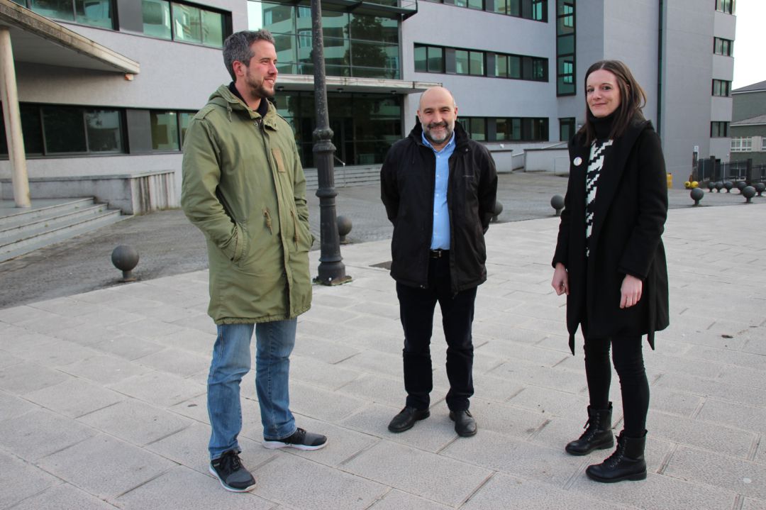 El teniente de alcaldesa en Lugo, Rubén Arroxo, el diputado en el Congreso, Néstor Rego, y la viceportavoz parlamentaria, Olalla Rodil El teniente de alcaldesa en Lugo, Rubén Arroxo, el diputado en el Congreso, Néstor Rego, y la viceportavoz parlamentaria, Olalla Rodil