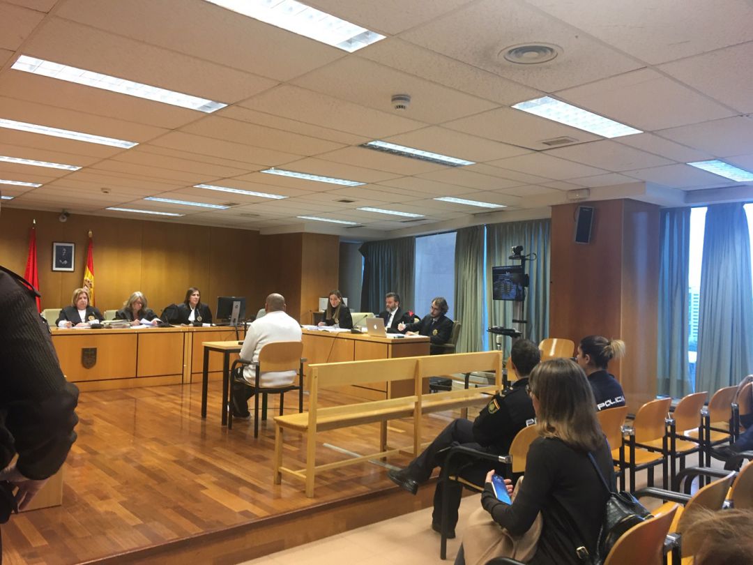 El acusado ante el tribunal El acusado ante el tribunal