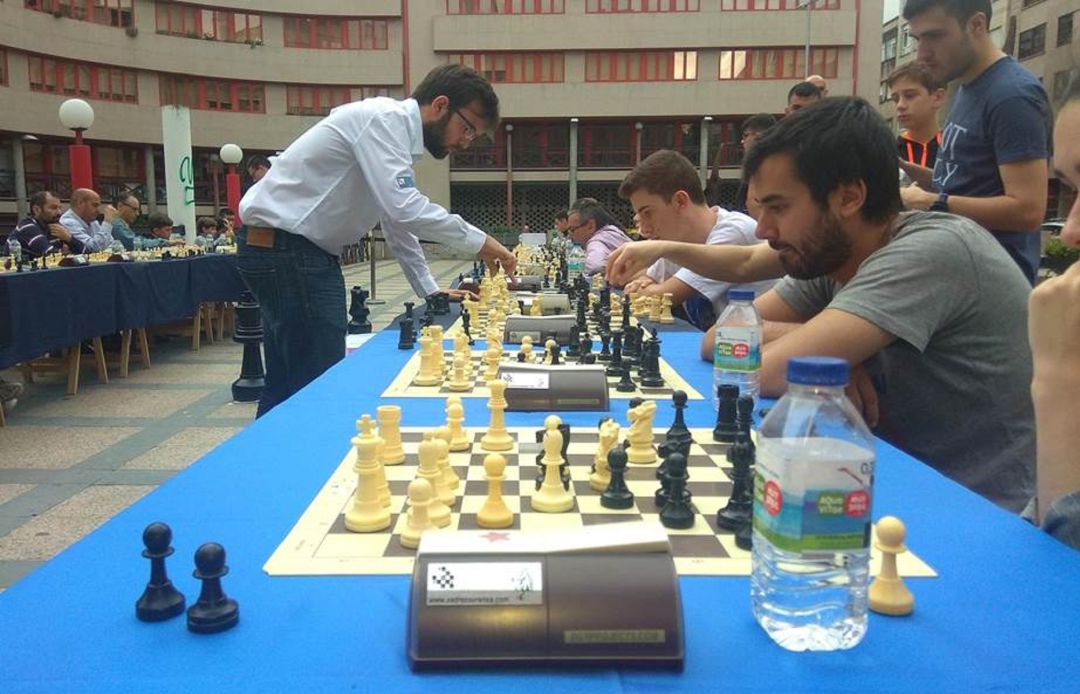 Nueva temporada para el ajedrez gallego 2020.(Foto de archivo, jornada de ajedrez en Ourense, con Iván Salgado) Nueva temporada para el ajedrez gallego 2020.(Foto de archivo, jornada de ajedrez en Ourense, con Iván Salgado)