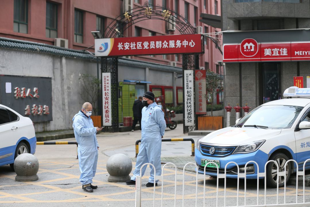 Taxista en la ciudad de Wuhan. Taxista en la ciudad de Wuhan.