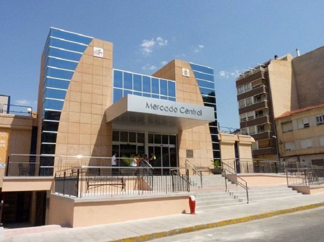Mercado Central Elda donde en sus bajos se instalarán las oficinas Mercado Central Elda donde en sus bajos se instalarán las oficinas