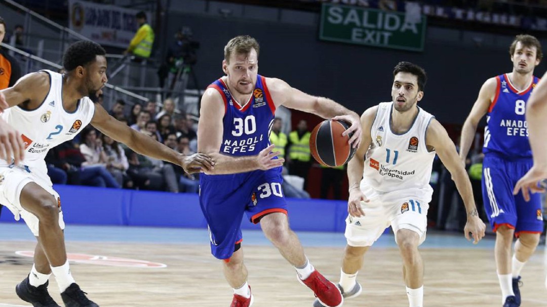 Fichaje de Zoran Dragic, que debutará contra Unicaja Málaga