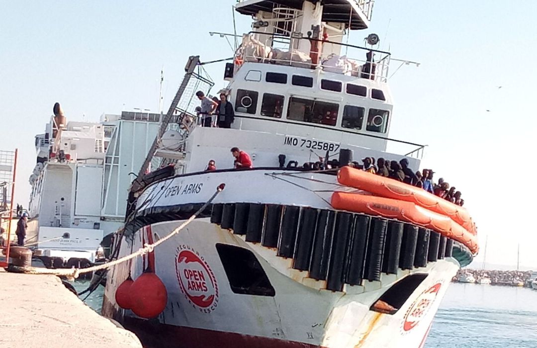 El barco de 'Open Arms' desembarca en Pozzallo (Sicilia) a las 365 personas rescatas en los últimos días. El barco de 'Open Arms' desembarca en Pozzallo (Sicilia) a las 365 personas rescatas en los últimos días.