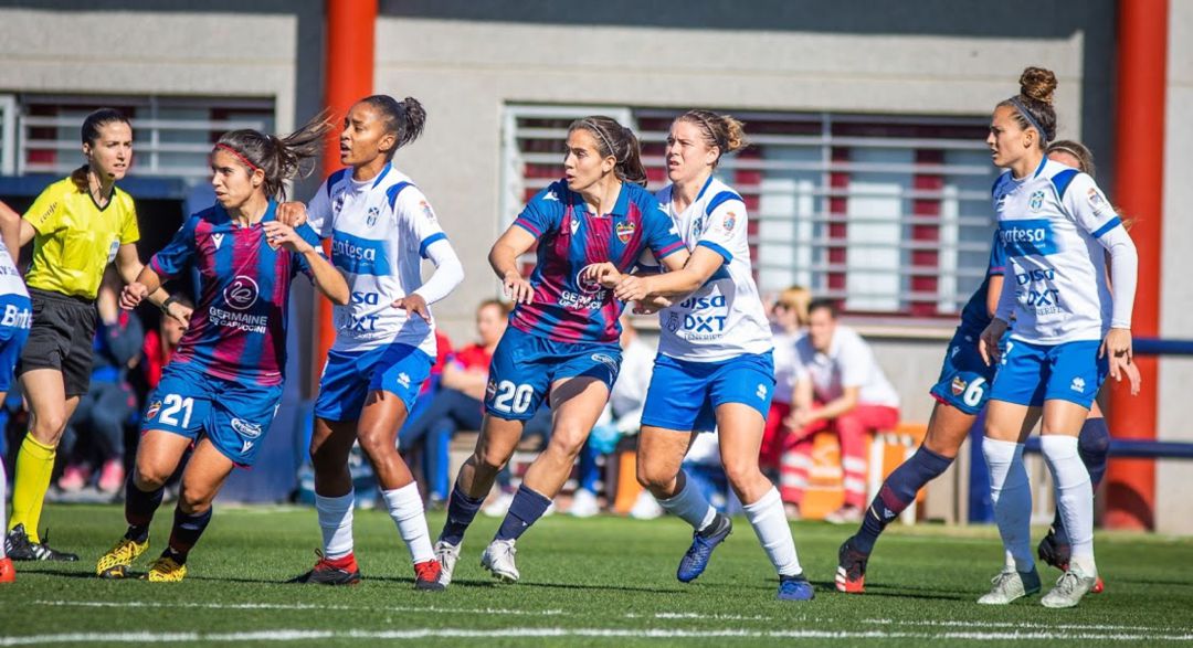 Las tinerfeñas fueron superadas por el cuadro granota
Las tinerfeñas fueron superadas por el cuadro granota