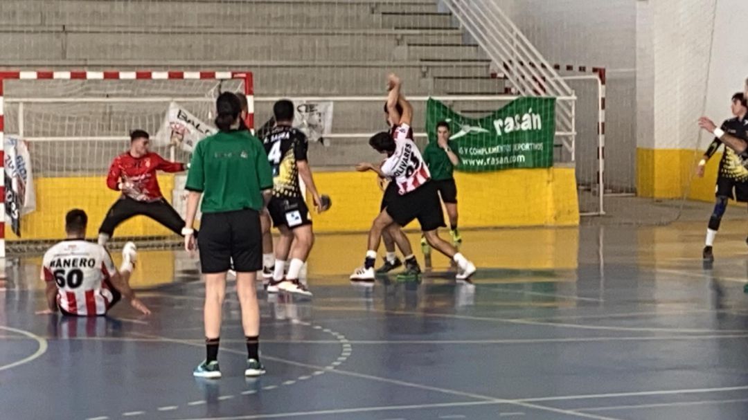El equipo del Centro Excursionista Eldense no ha tenido excesivos problemas para lograr la victoria El equipo del Centro Excursionista Eldense no ha tenido excesivos problemas para lograr la victoria